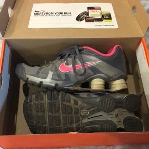 Women’s Nike Shox roadster
